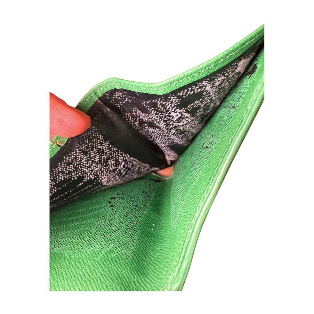 Louis Vuitton Epi Leather Wallet, Green - Picture 7 of 8